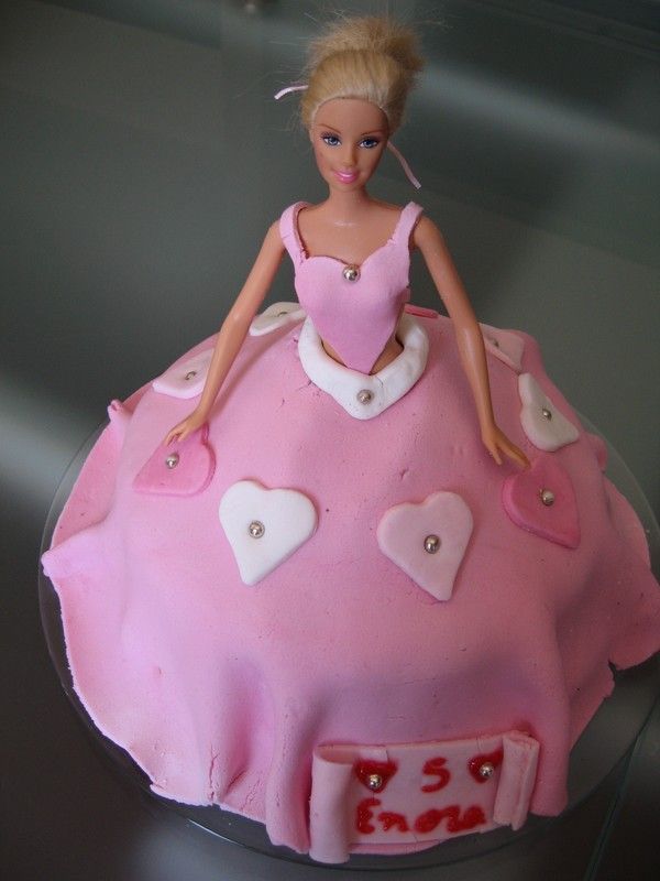 GATEAU POUPEE