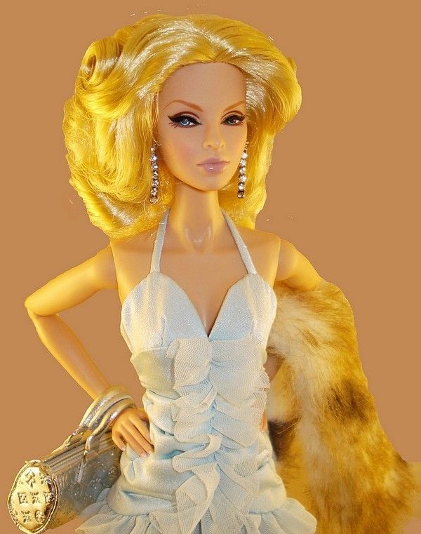 BARBIE TRES CHOUETTE