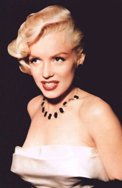 MARILYNE MONROE