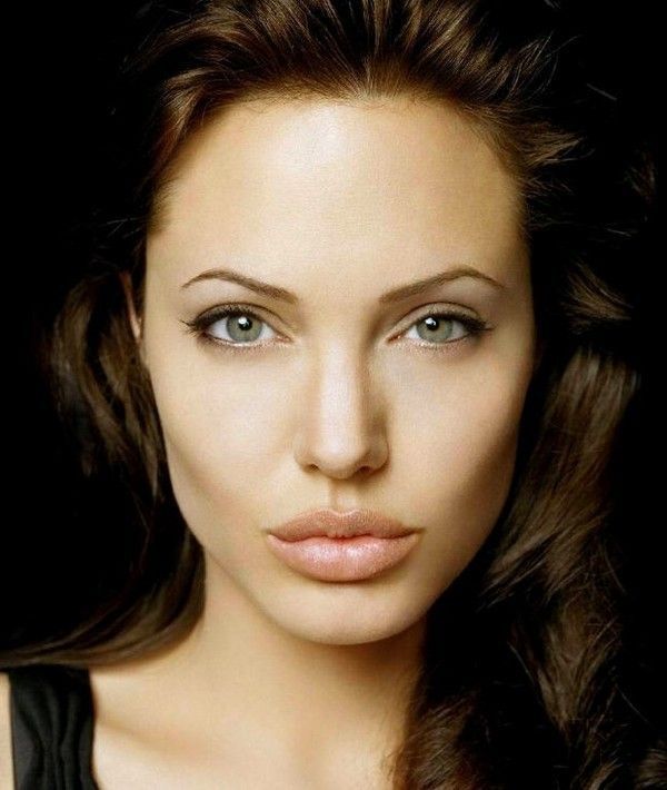 ANGELINA JOLIE