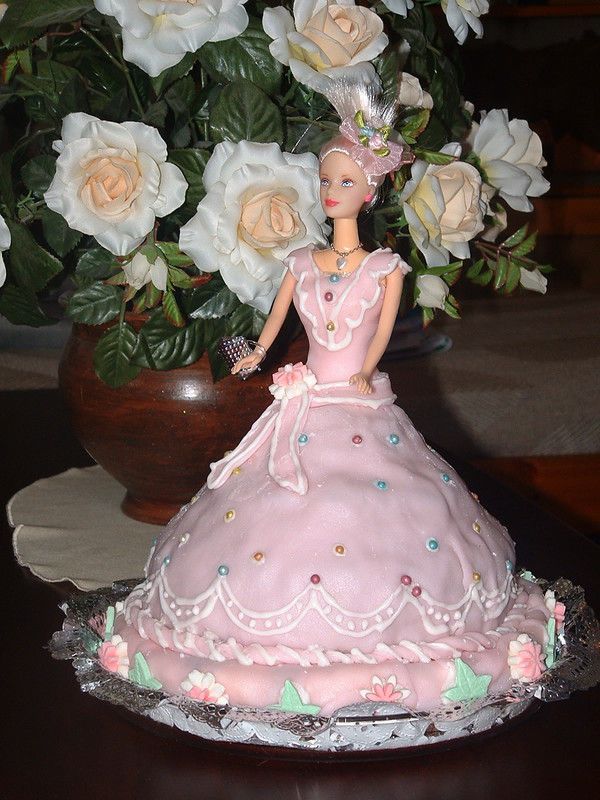 GATEAU POUPEE