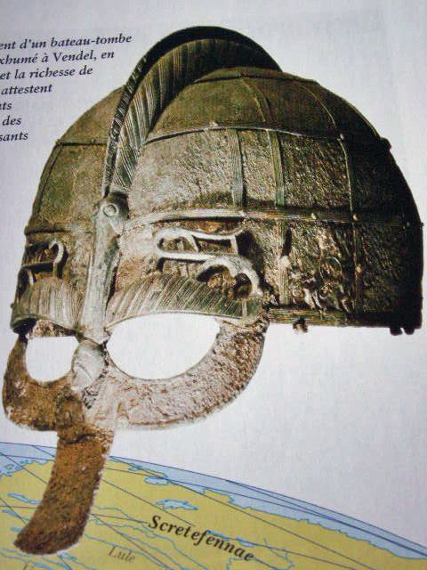 CASQUE ANCIEN ET MILITAIRE