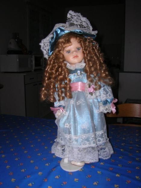 poupee de porcelaine