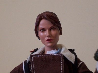 TOM RAIDER FIGURINE