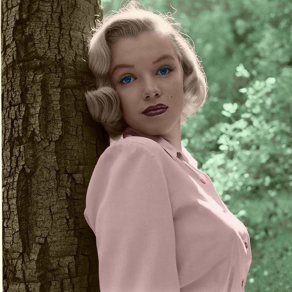 MARILYNE MONROE