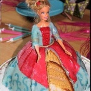 GATEAU POUPEE