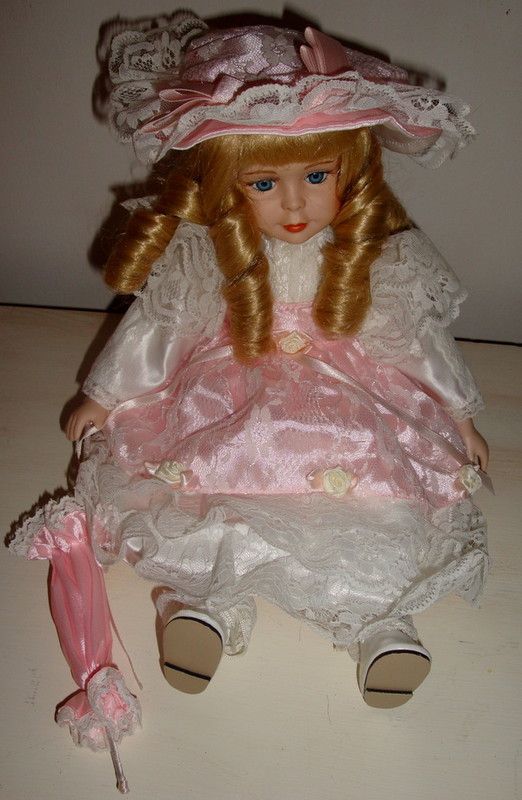 poupee de porcelaine