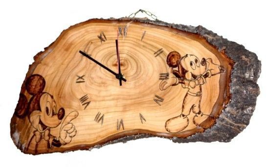 HORLOGE EN BOIS