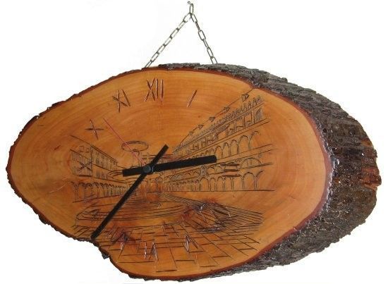 HORLOGE EN BOIS