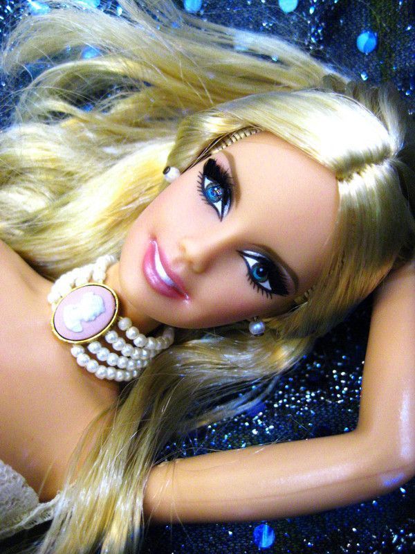 BARBIE TRES CHOUETTE