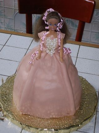 GATEAU POUPEE