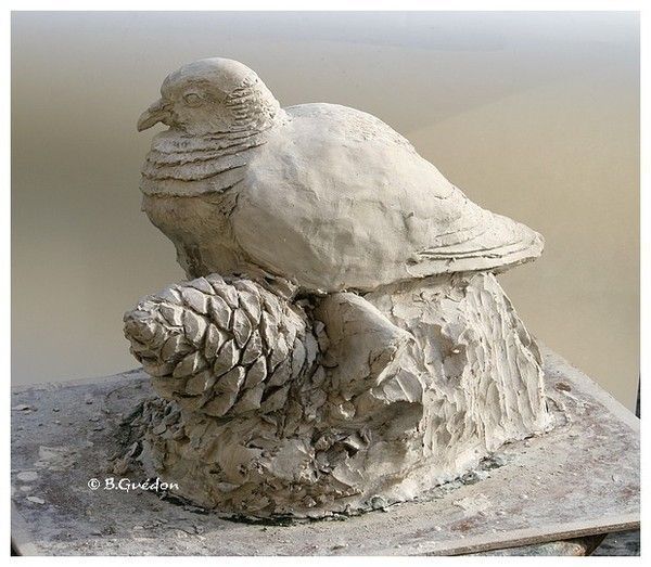 STATUE  PIGEON