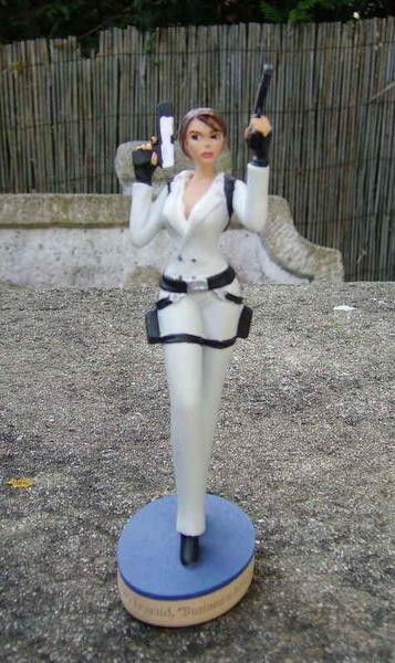 TOM RAIDER FIGURINE