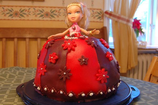 GATEAU POUPEE