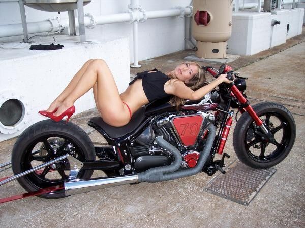 FEMME MOTO