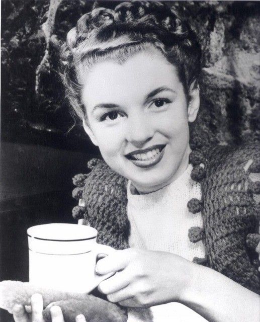 MARILYNE MONROE