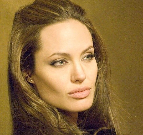 ANGELINA JOLIE