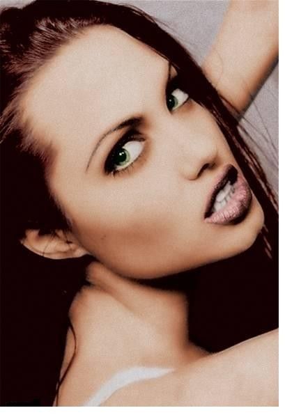 ANGELINA JOLIE